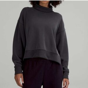 Lululemon softstreme turtleneck pullover